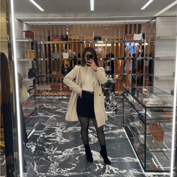 Meet your Posher, Cassandra - Picture 4 of 5